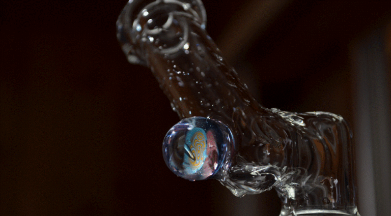 Dry Pipes vs. Water Pipes: Which One Suits Your Lifestyle?